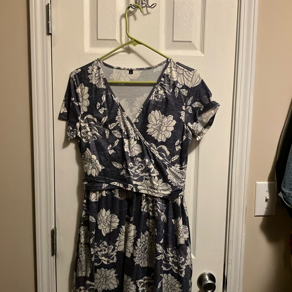 Nursing dress